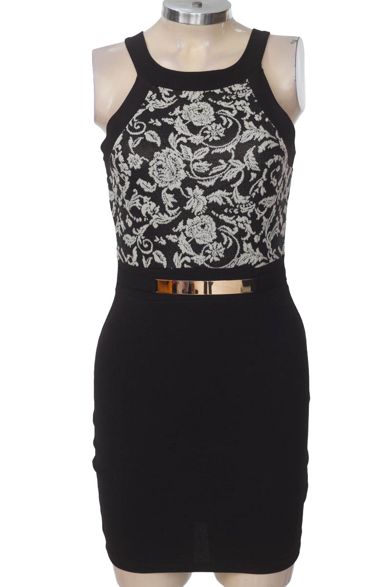 Vestido / Enterizo color Negro - Cherry Mellow