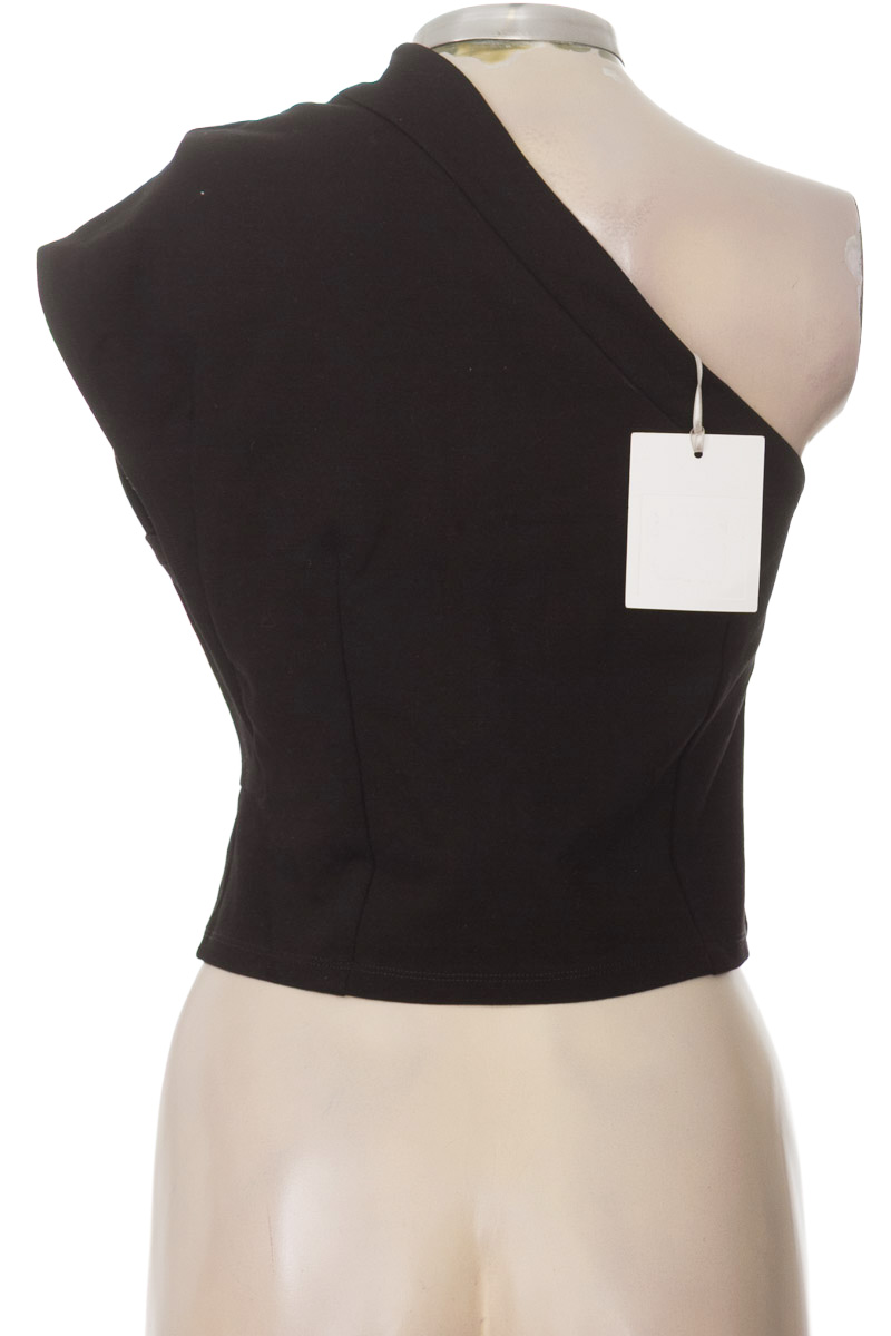 Top / Camiseta color Negro - Arkitect