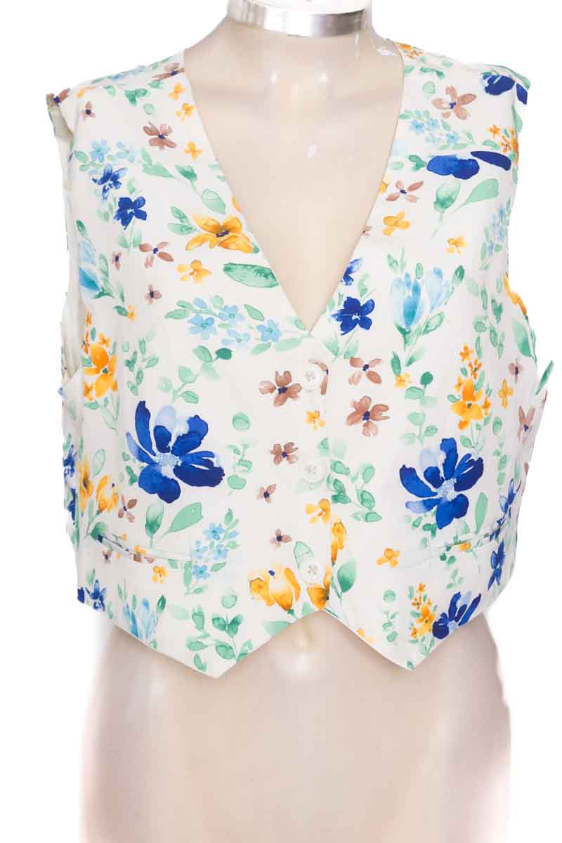 Chaqueta / Abrigo color Beige - Closeando