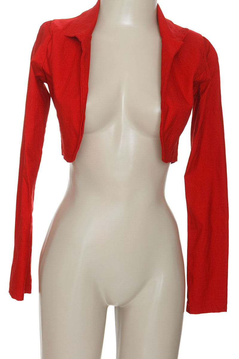 Chaqueta / Abrigo color Rojo - Silueta bella