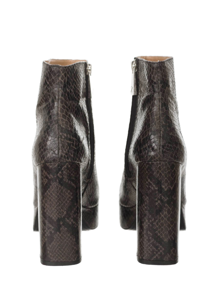 Zapatos color Negro - Zara