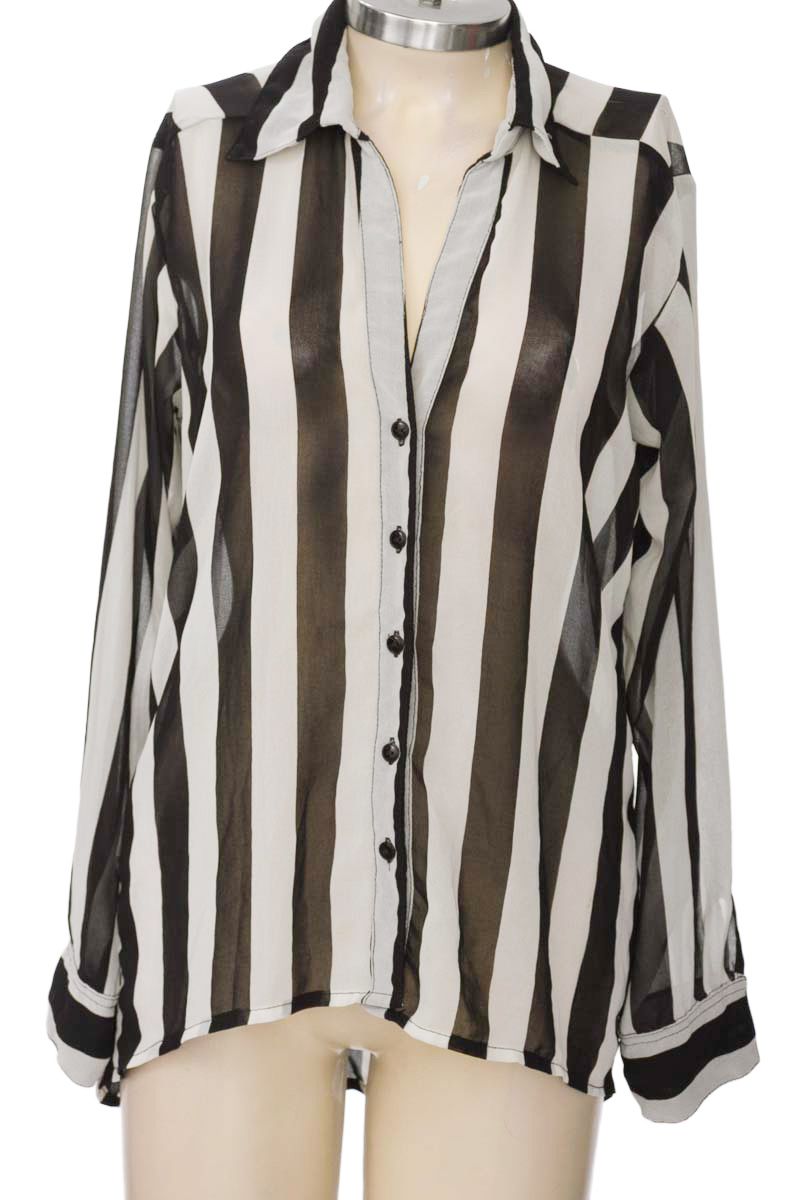 Blusa color Negro - Closeando