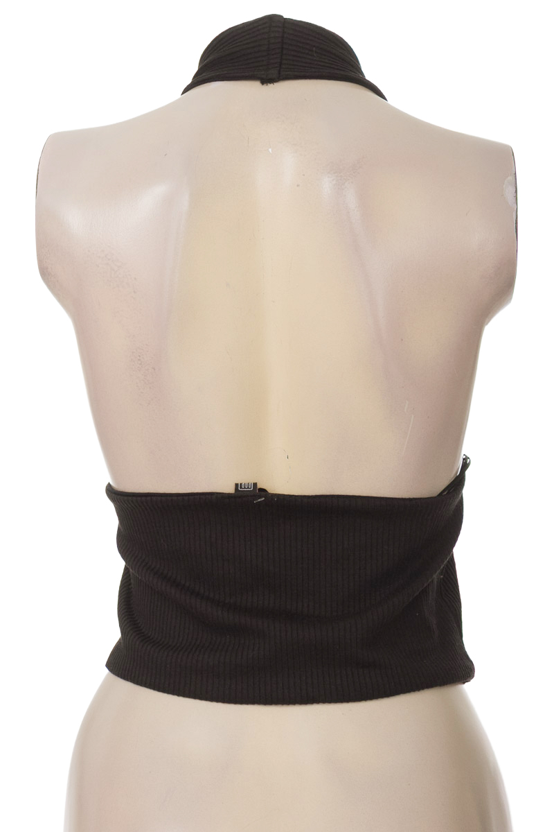 Top / Camiseta color Negro - Pop Rose