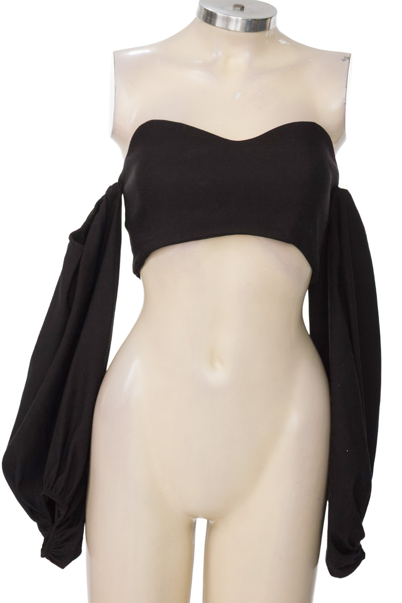 Top / Camiseta color Negro - Zara