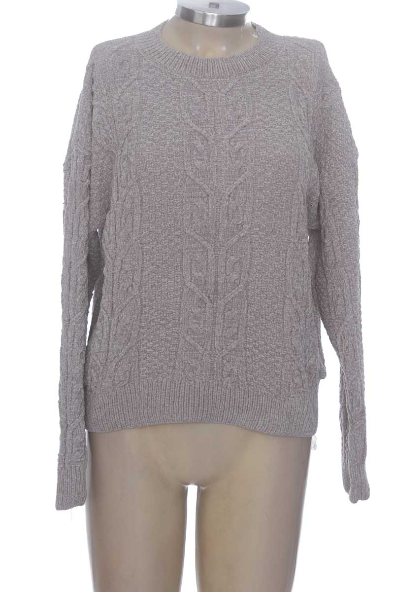 Sweater color Gris - Closeando