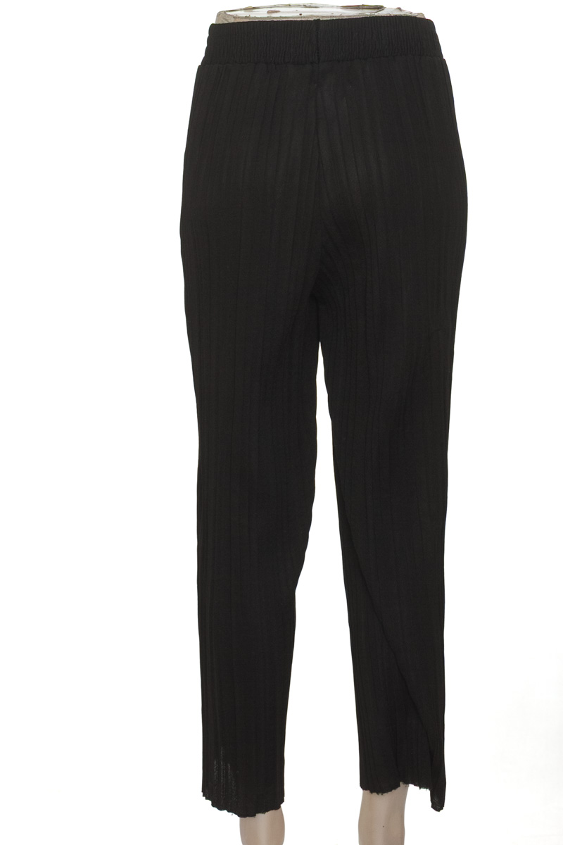 Pantalones color Negro - Closeando