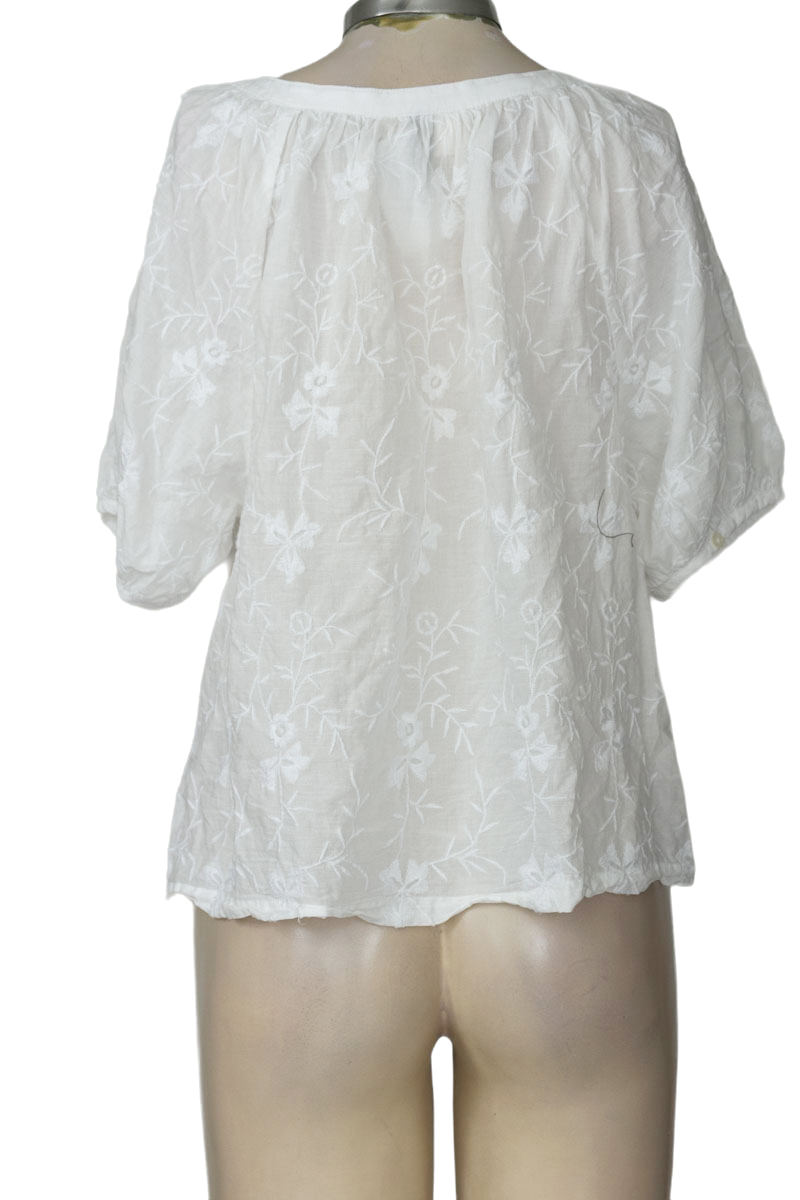 Blusa color Blanco - Universal Thread