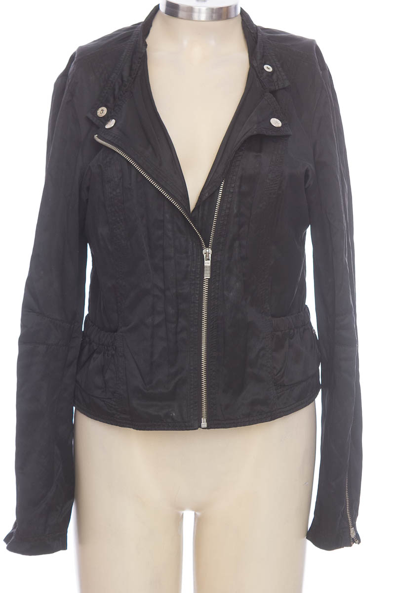 Chaqueta / Abrigo color Negro - Bkul Jns