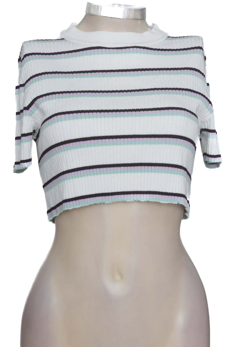 Top / Camiseta color Blanco - Divided by H&M