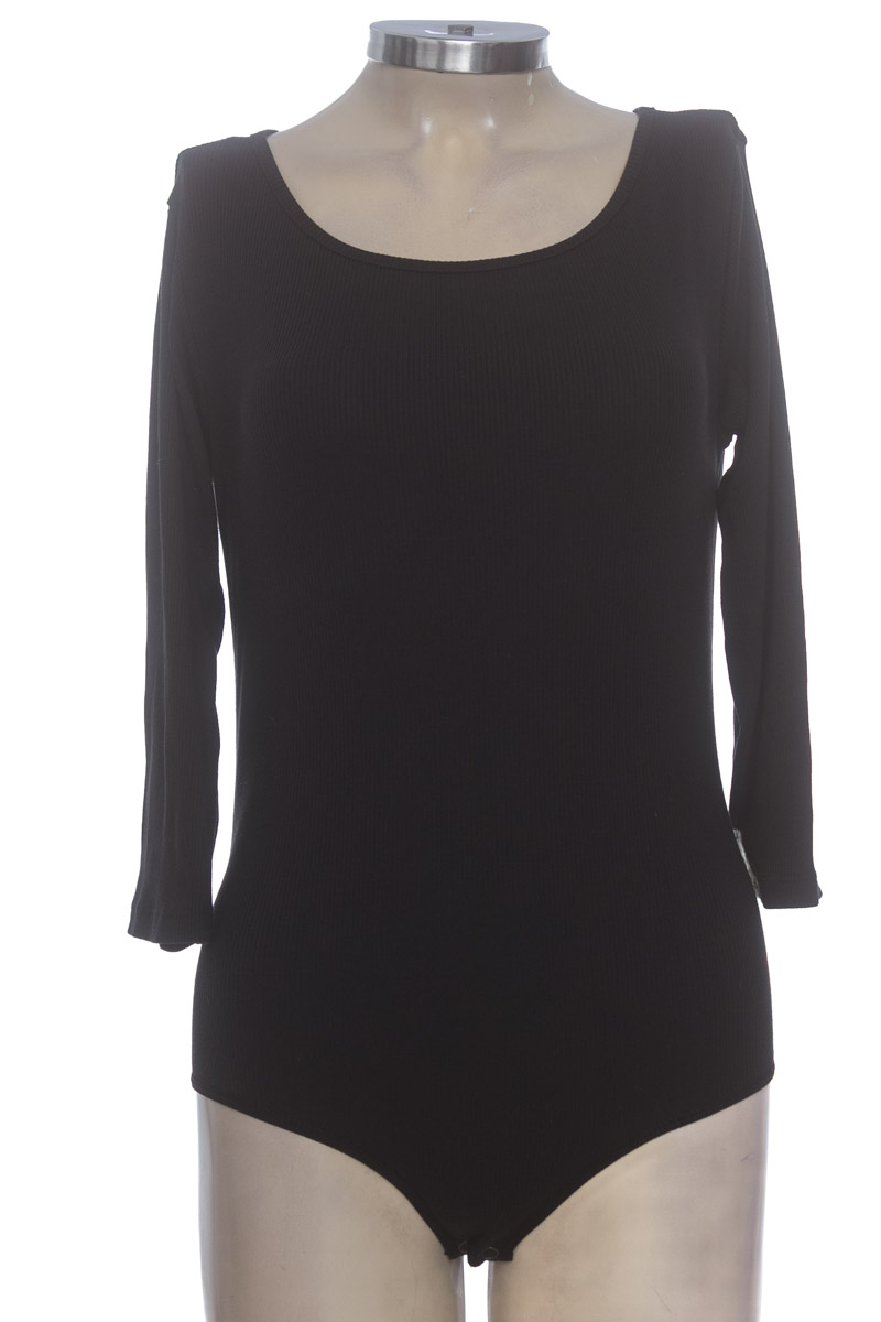 Top / Camiseta color Negro - Pacífika