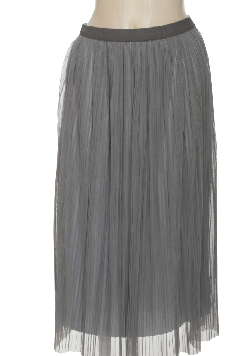 Falda color Gris - Closeando