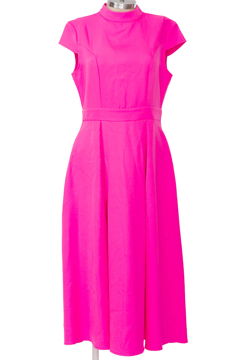 Vestido / Enterizo color Fucsia - Closeando
