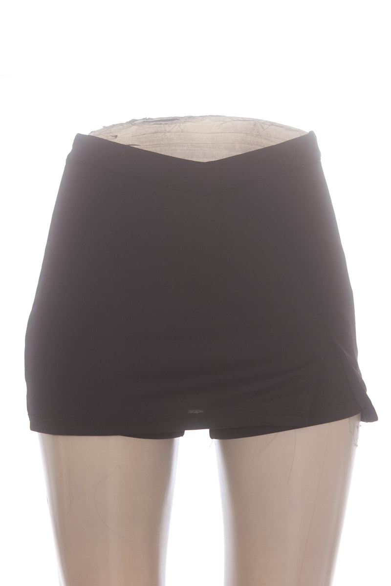 Short color Negro - Closeando