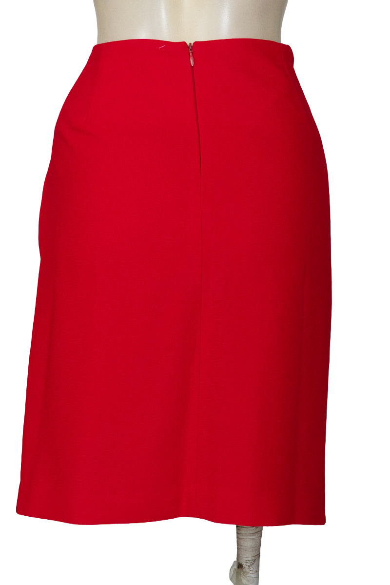 Falda color Rojo - Closeando