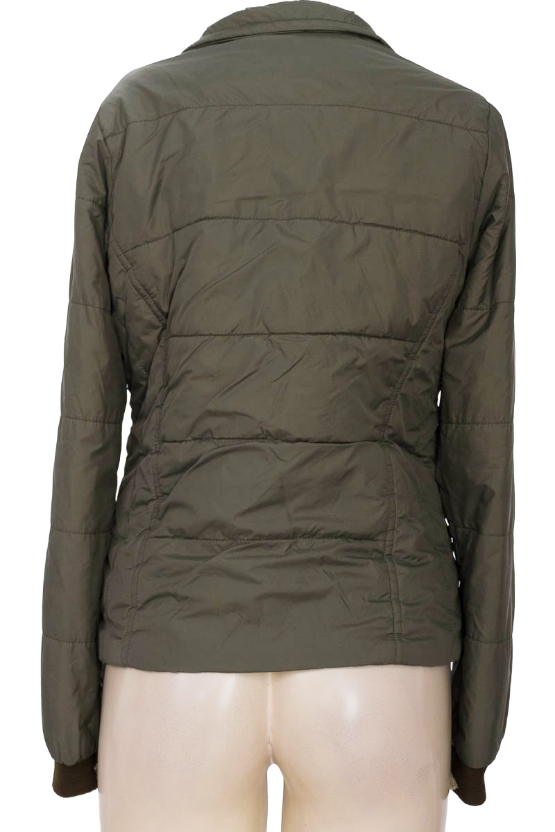 Chaqueta / Abrigo color Verde - Diseños y estilos mansher