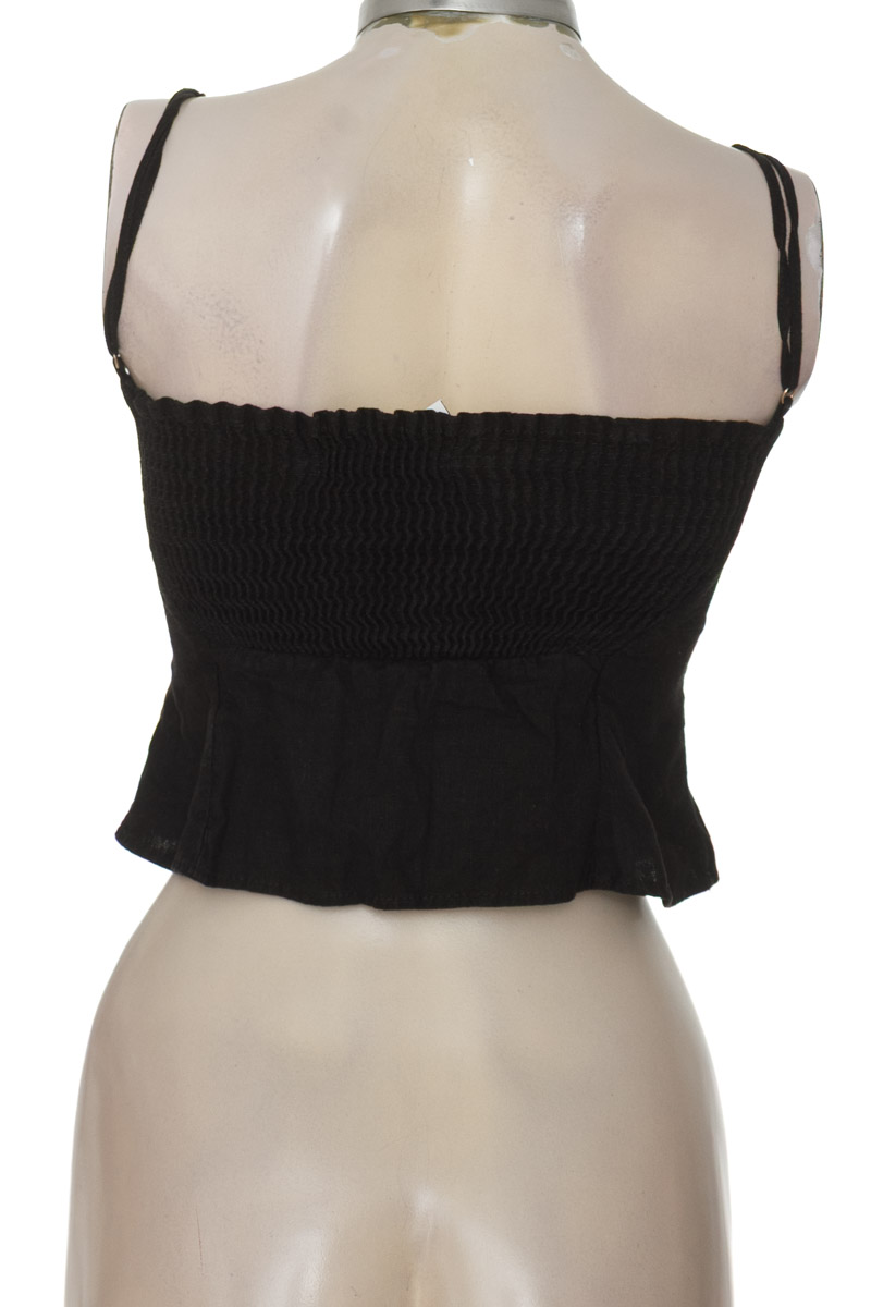 Top / Camiseta color Negro - Zara