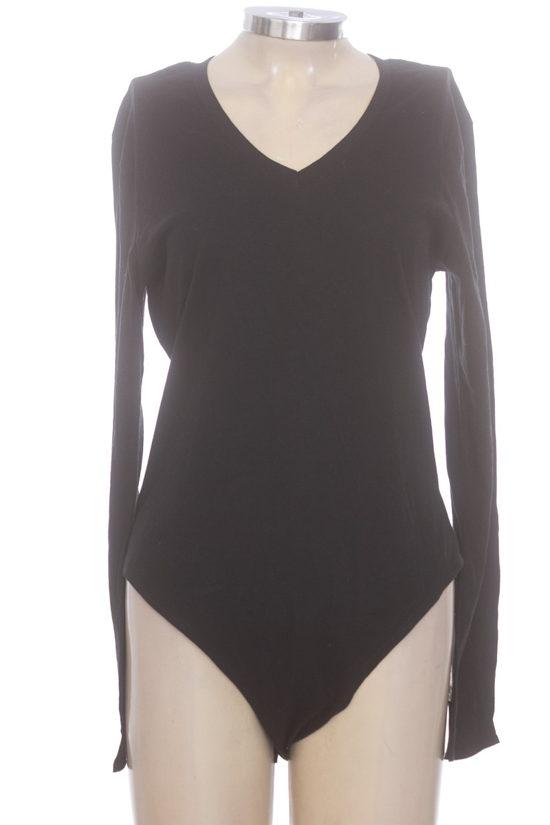 Top / Camiseta color Negro - Estefania Turbay