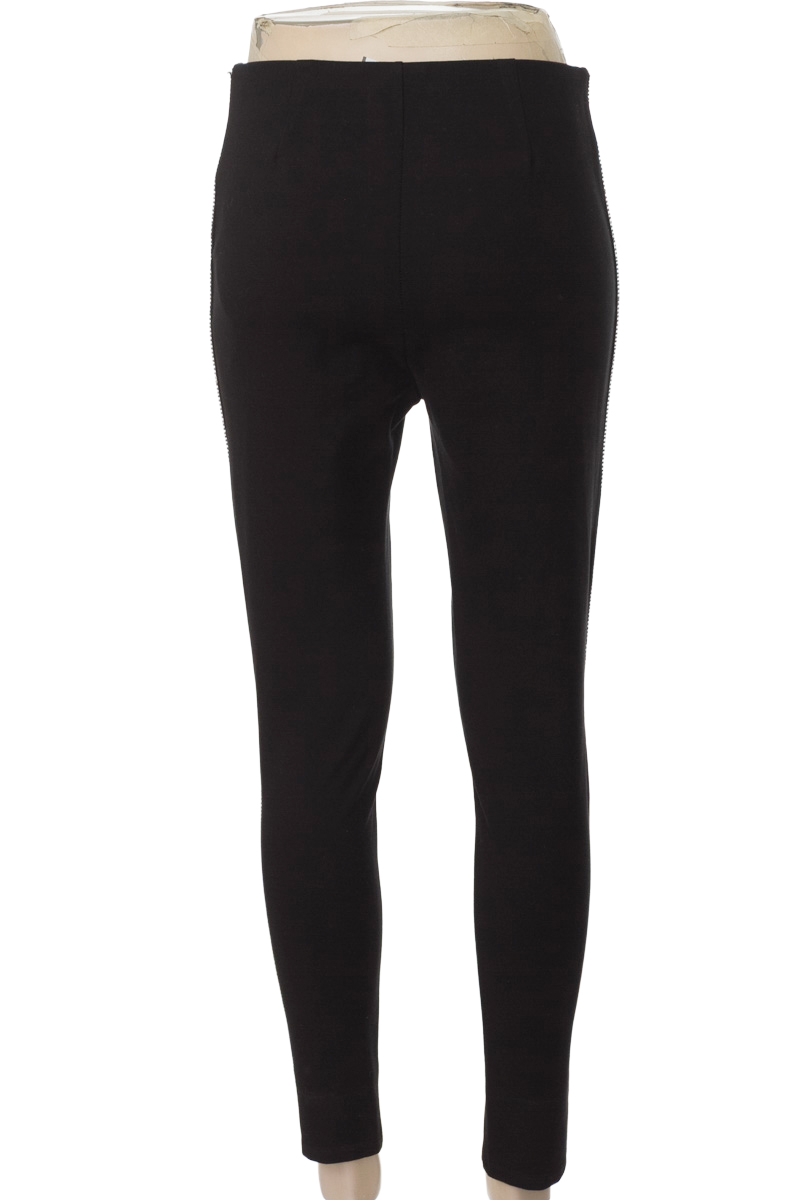 Pantalones color Negro - Arkitect