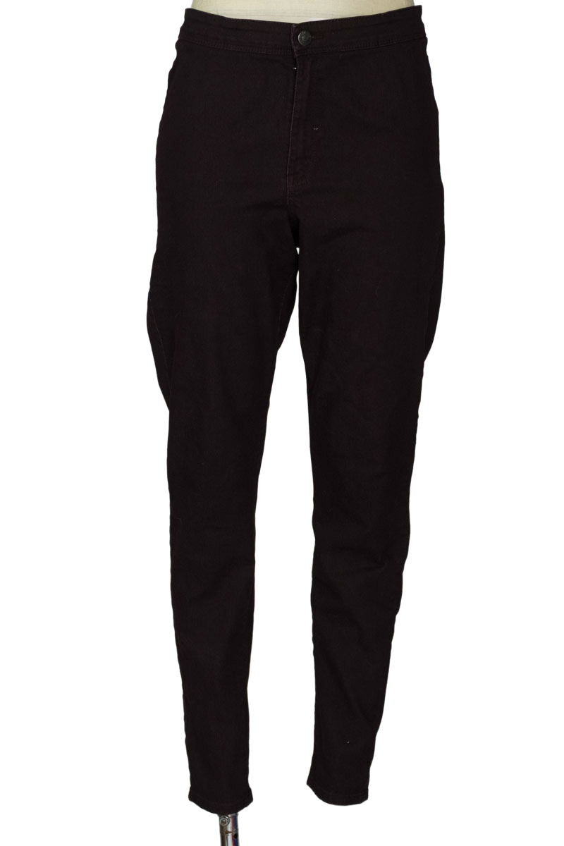 Pantalones color Vinotinto - MNG