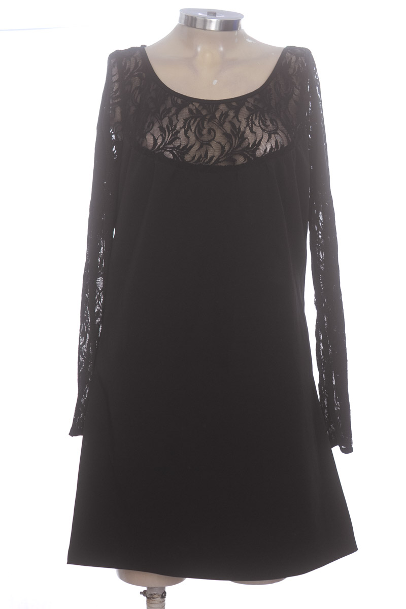 Vestido / Enterizo color Negro - Closeando