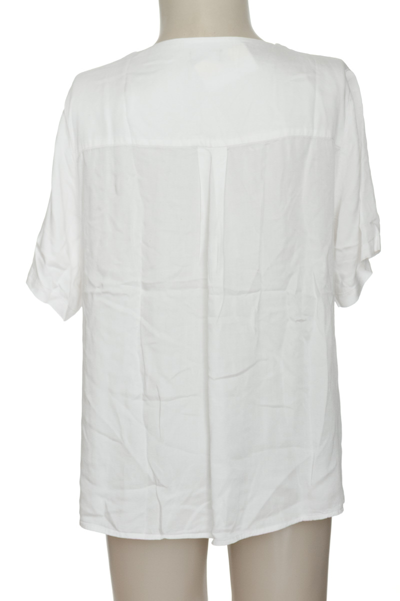 Top / Camiseta color Negro - Southland
