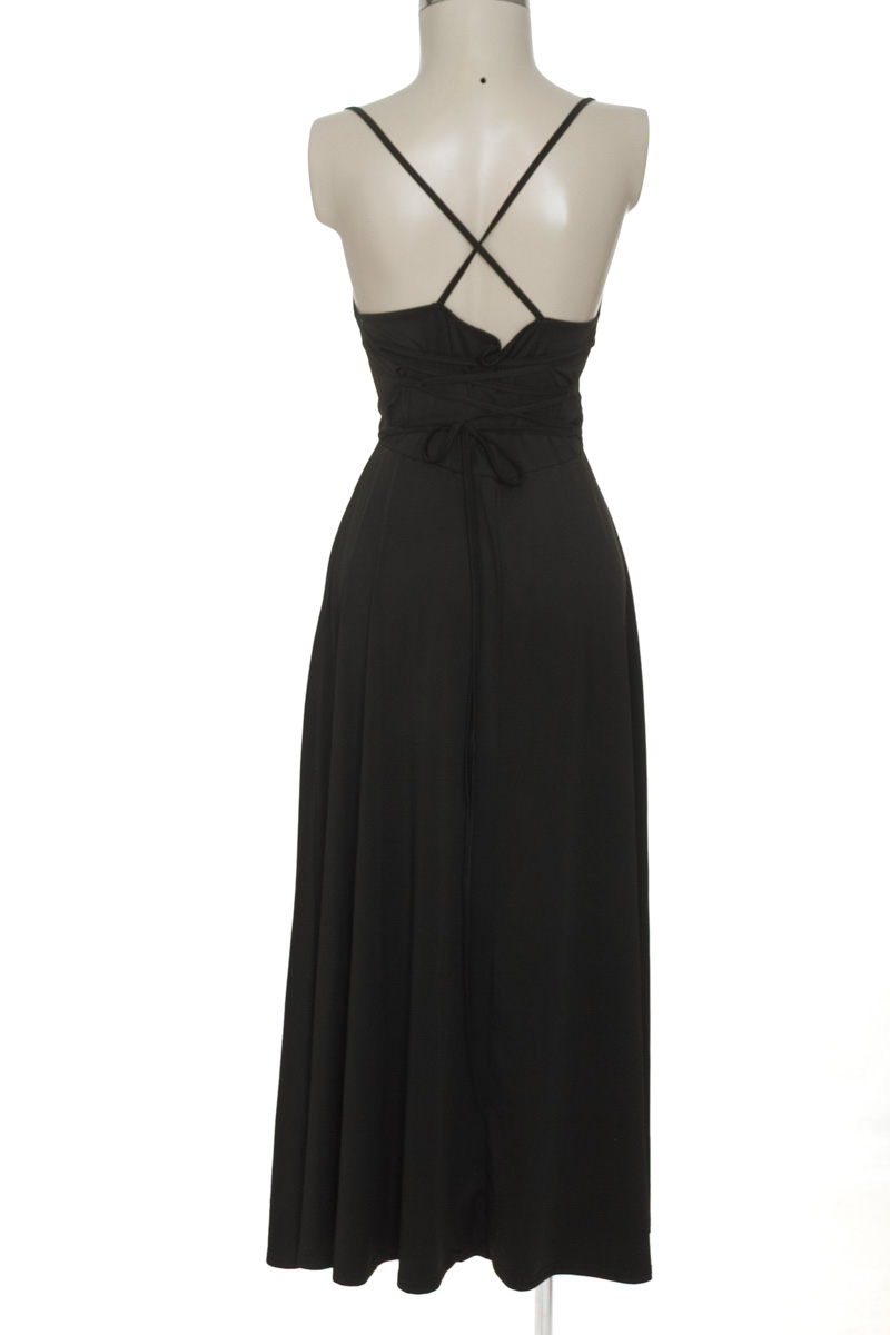 Vestido / Enterizo color Negro - Closeando