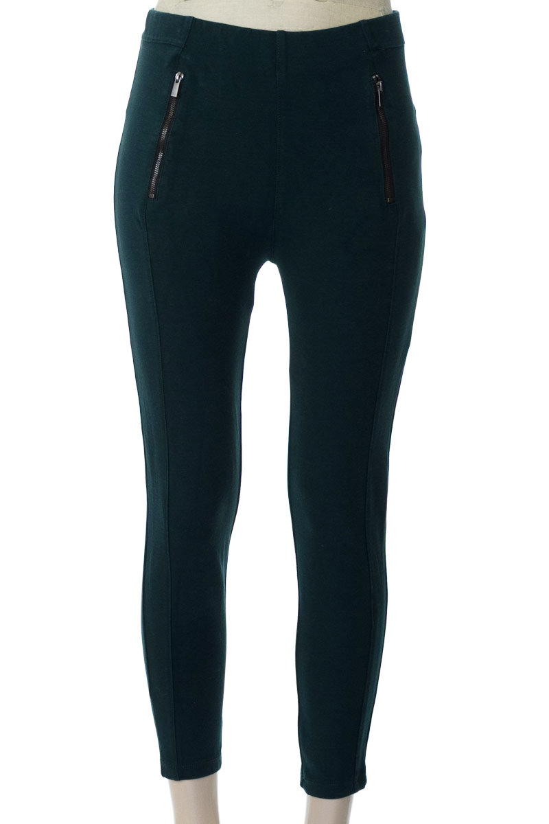 Pantalones color Verde - Bershka