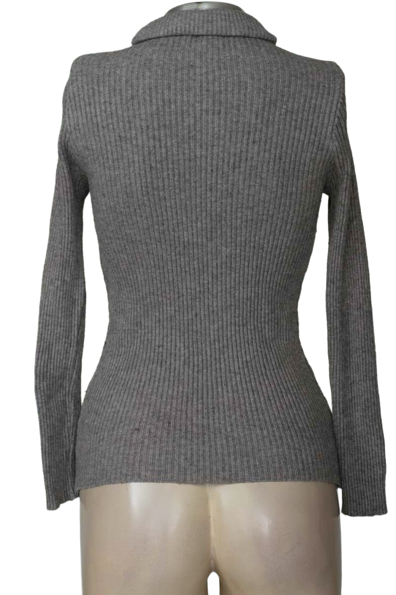 Sweater color Gris - Closeando