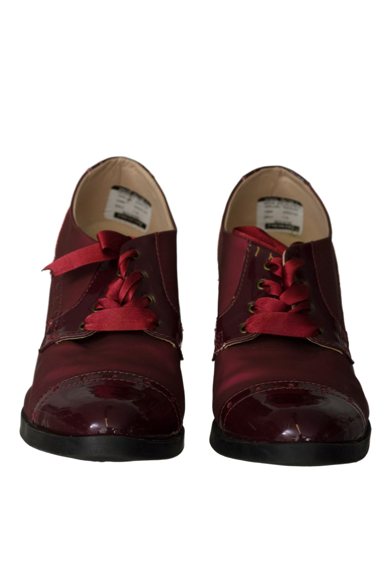 Zapatos color Vinotinto - Closeando