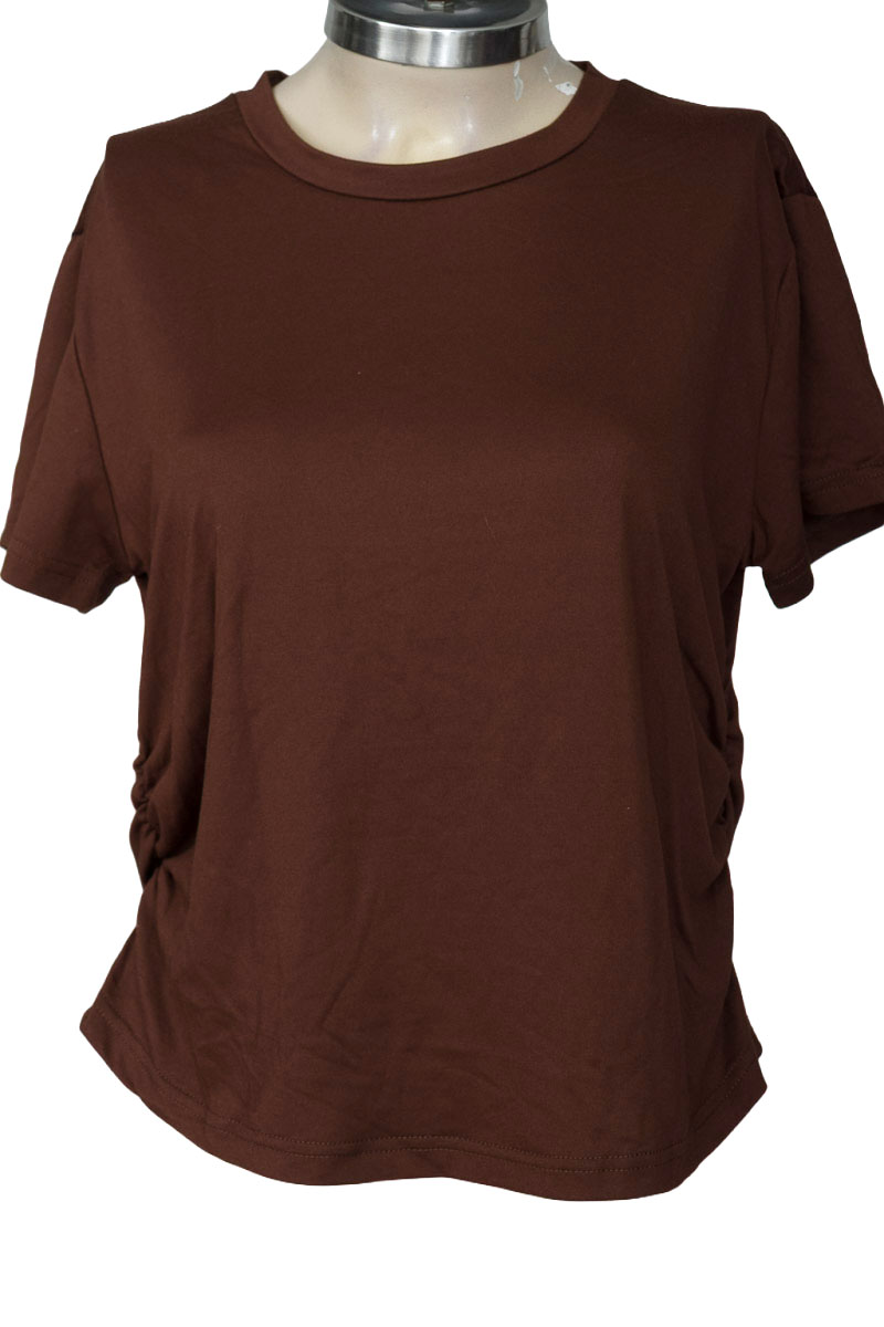 Top / Camiseta color Café - Closeando