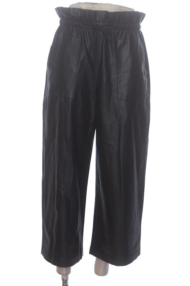 Pantalones color Negro - Zara