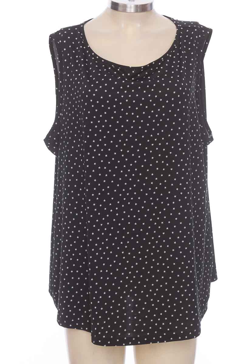 Top / Camiseta color Negro - Facol | Closeando