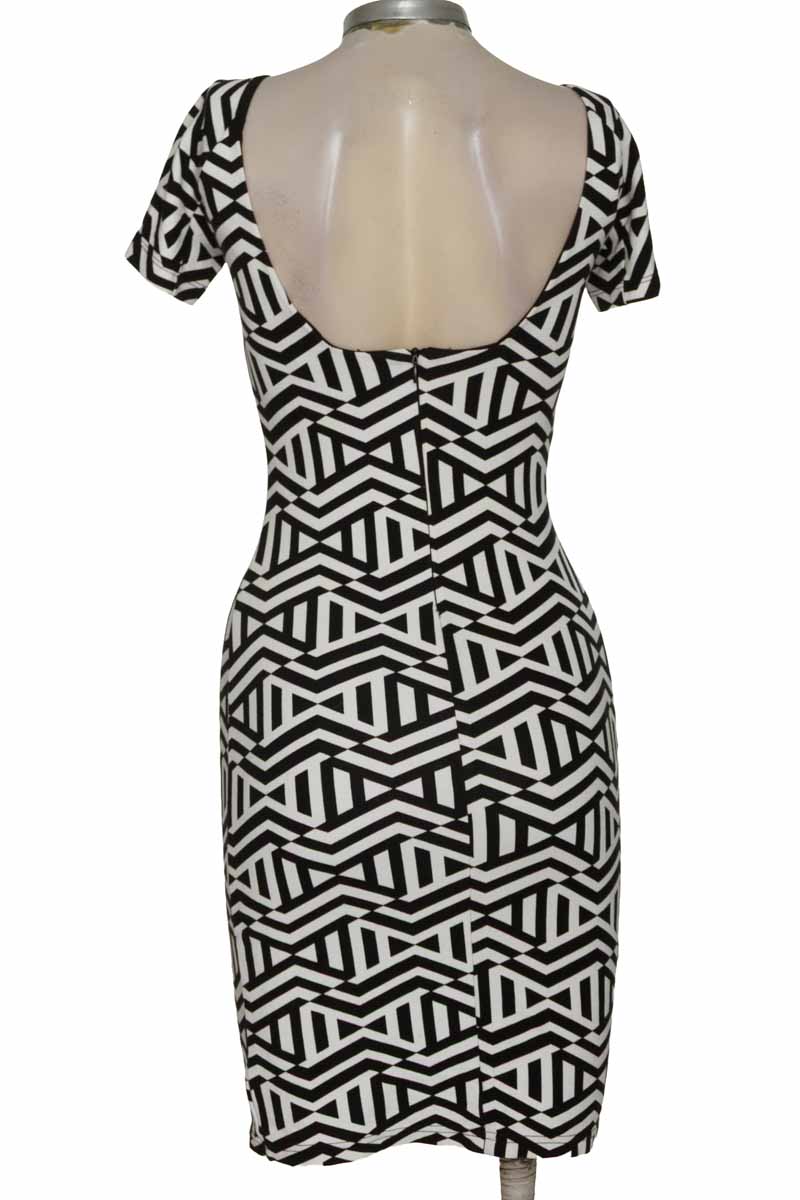 Vestido / Enterizo color Negro - Zara