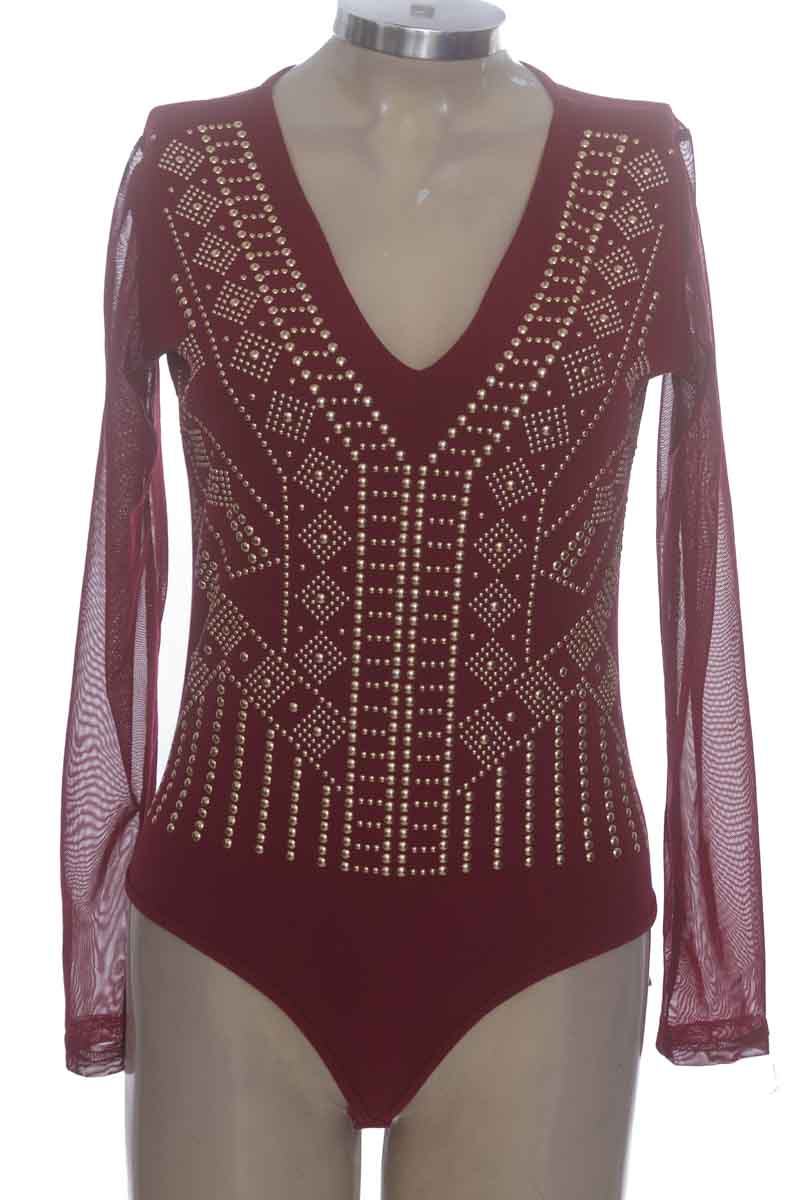 Top / Camiseta color Vinotinto - Closeando