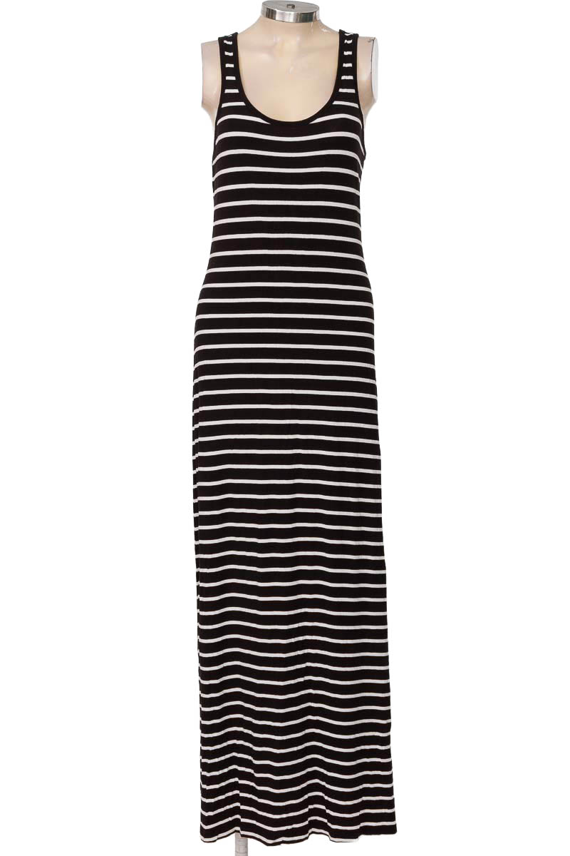 Vestido / Enterizo color Negro - Old Navy