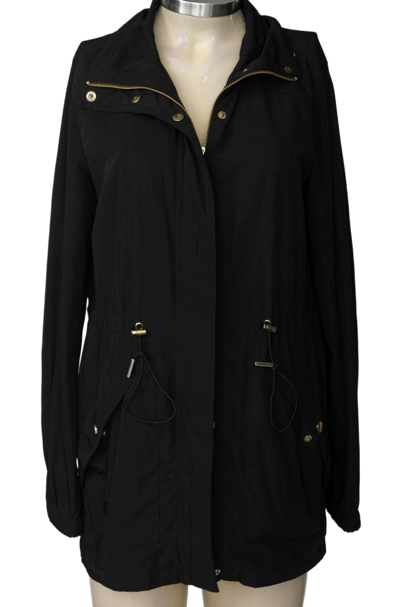 Chaqueta / Abrigo color Negro - Stradivarius