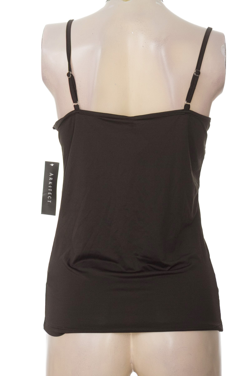 Top / Camiseta color Negro - Arkitect