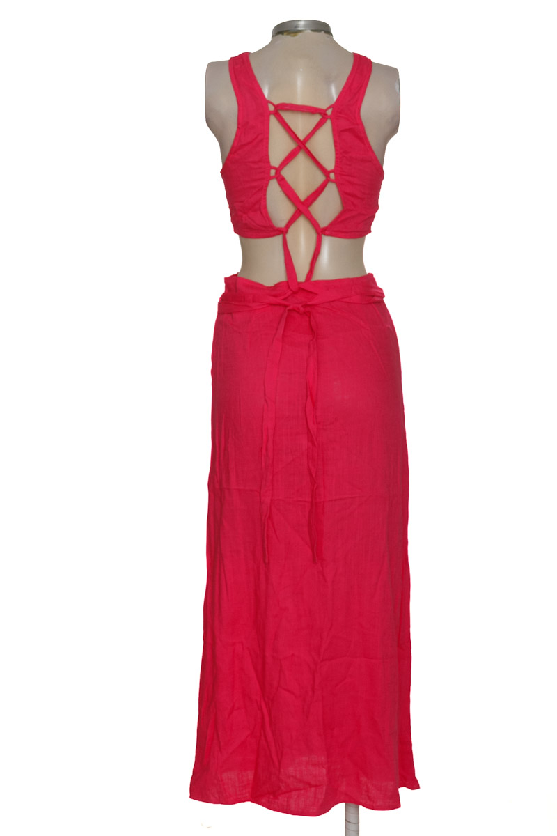 Vestido / Enterizo color Fucsia - Closeando