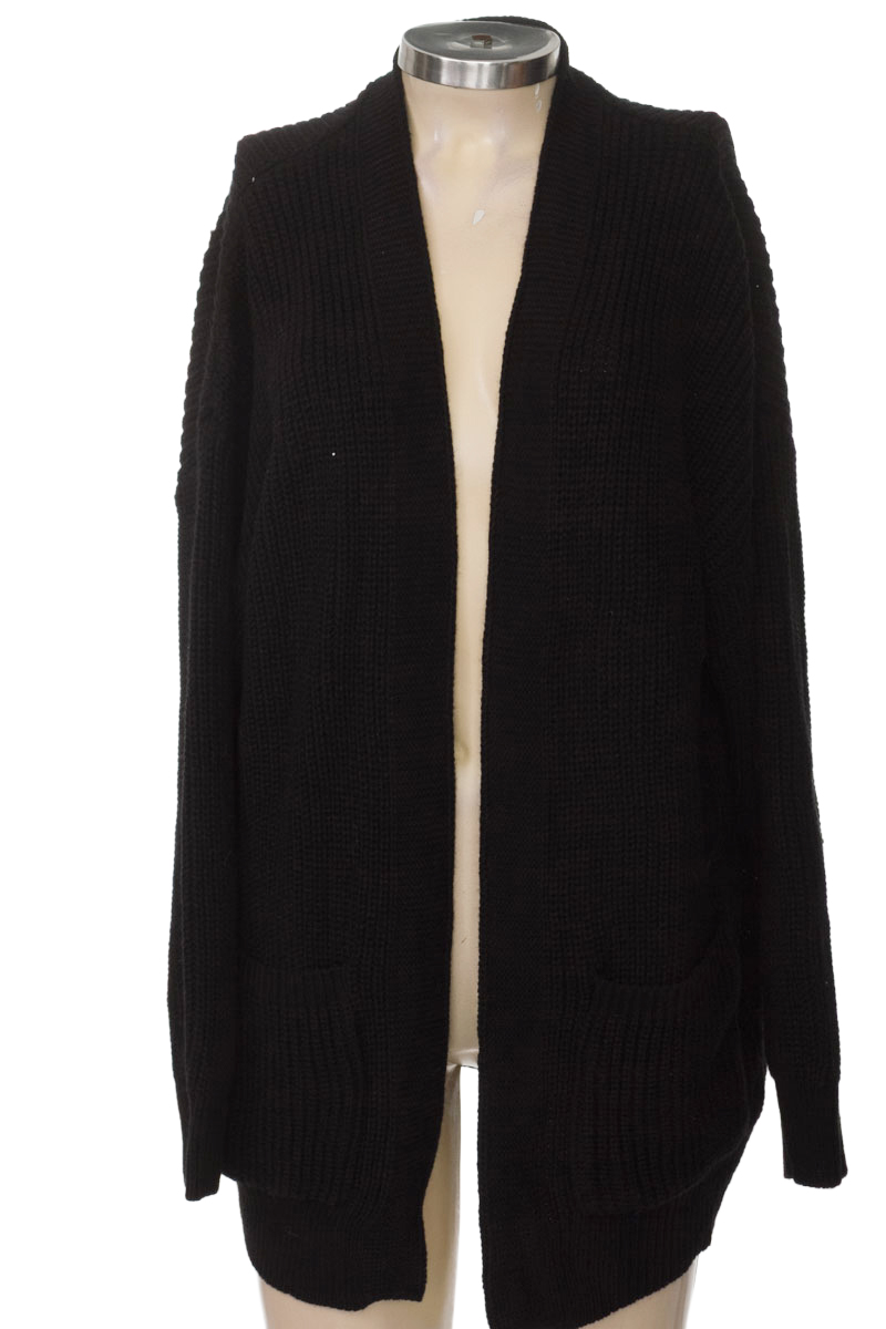 Sweater color Negro - Closeando