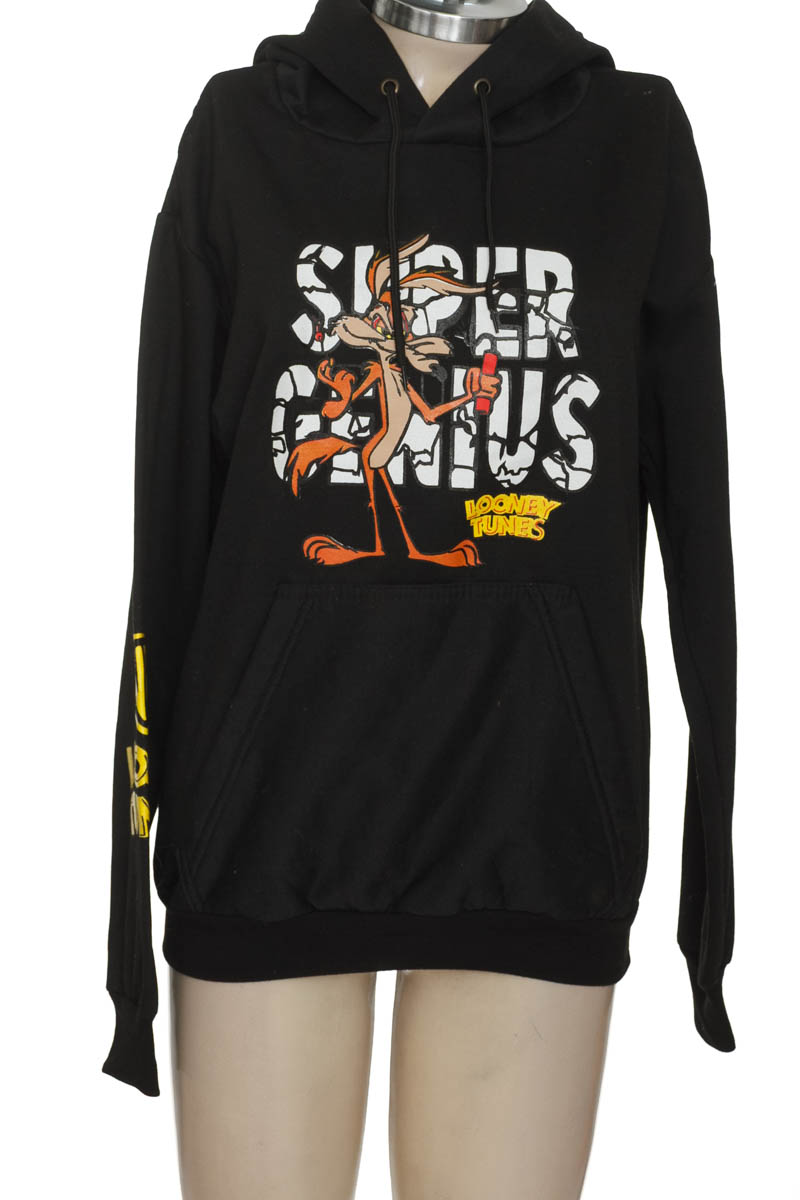 Sweater color Negro - Closeando