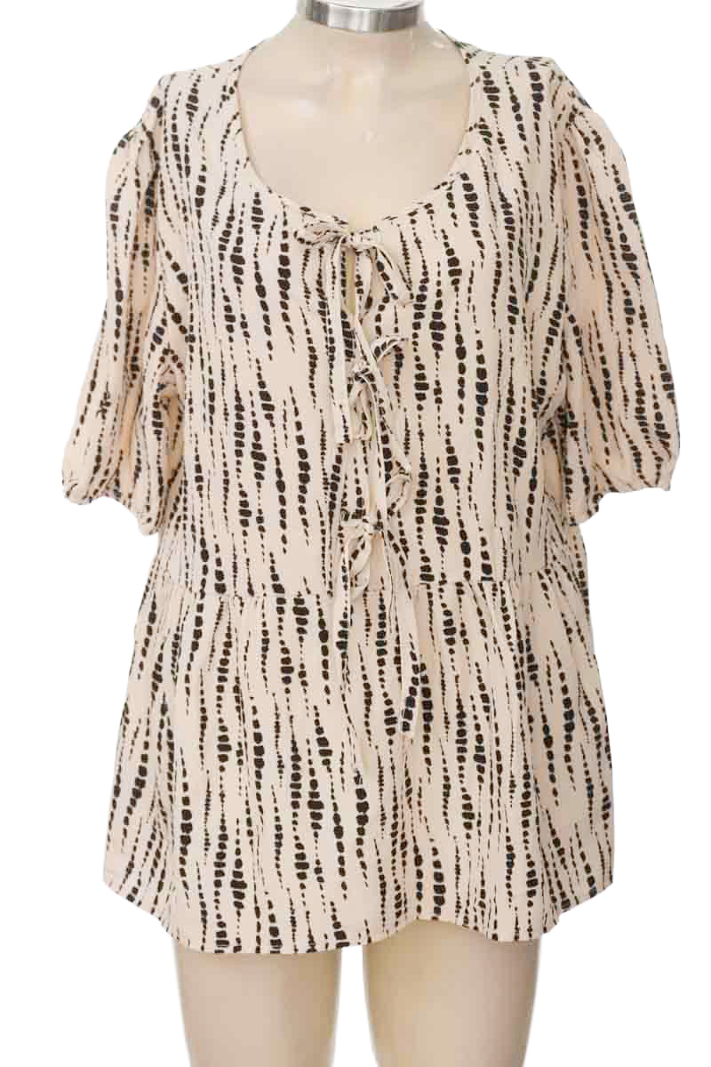 Blusa color Beige - Closeando