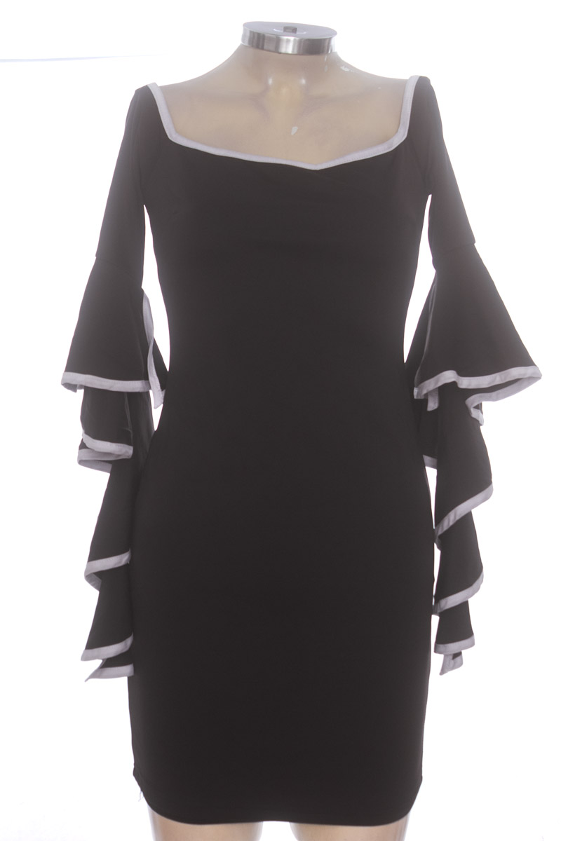 Vestido / Enterizo color Negro - Latina