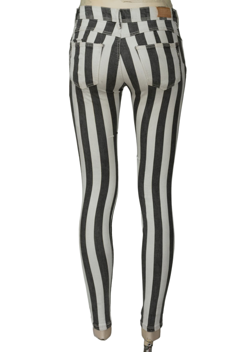 Pantalones color Negro - Bershka