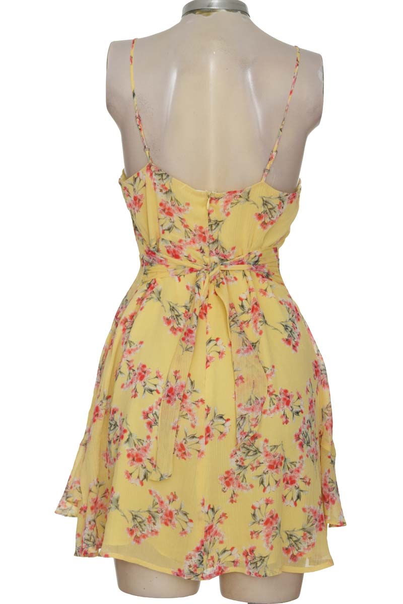 Vestido / Enterizo color Amarillo - Lush