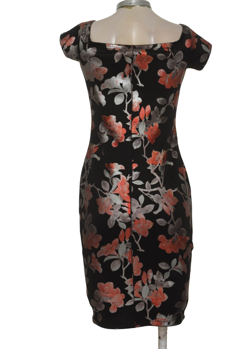 Vestido / Enterizo color Negro - Closeando