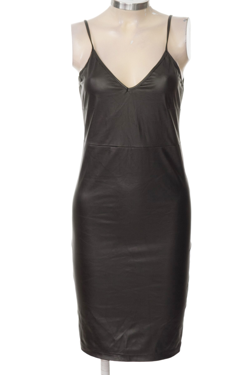 Vestido / Enterizo color Negro - Closeando