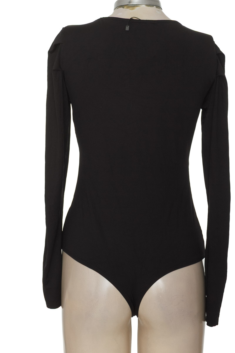 Top / Camiseta color Negro - RAGGED