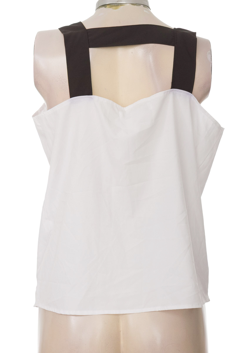 Top / Camiseta color Blanco - Loguin