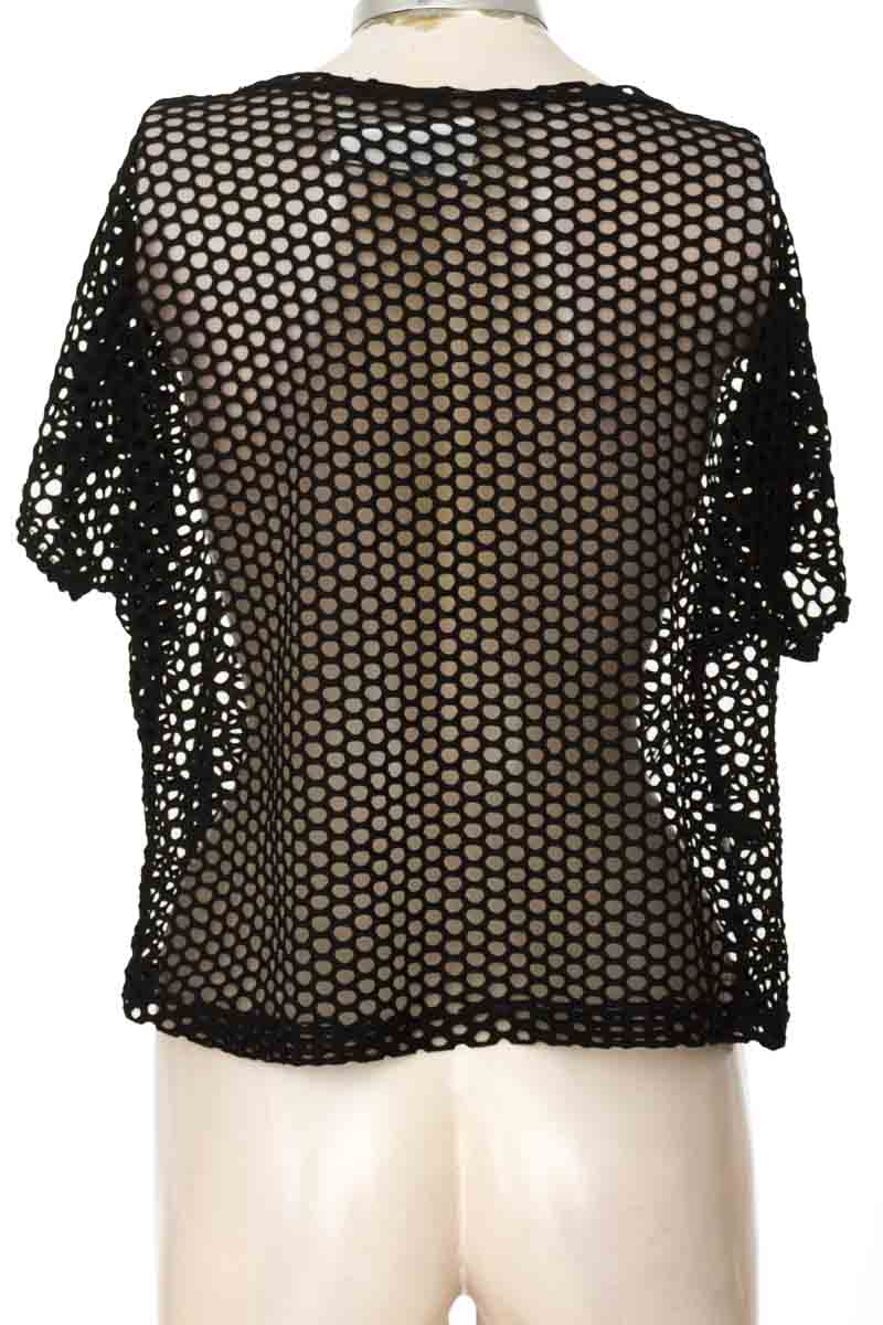 Ropa Deportiva / Salida de Baño color Negro - Closeando