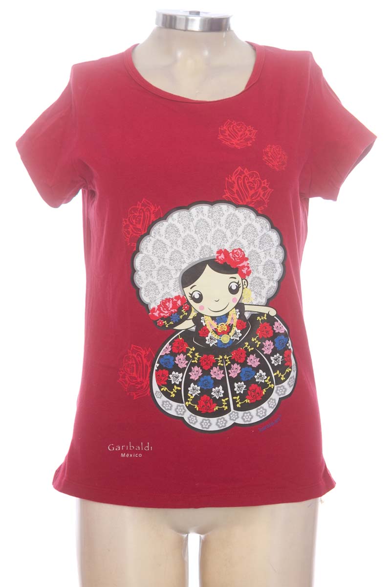 Top / Camiseta color Rojo - Closeando